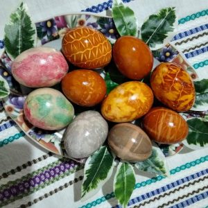 Încondeierea ouălor este simbolul universal al Paștelui